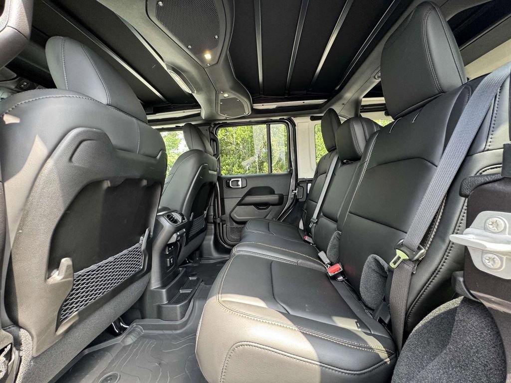 New 2025 Jeep Wrangler Unlimited Rubicon 392 image 15