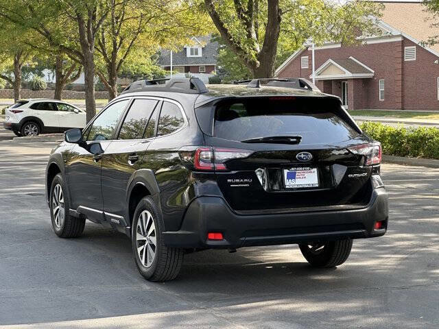 Used 2023 Subaru Outback Premium image 7