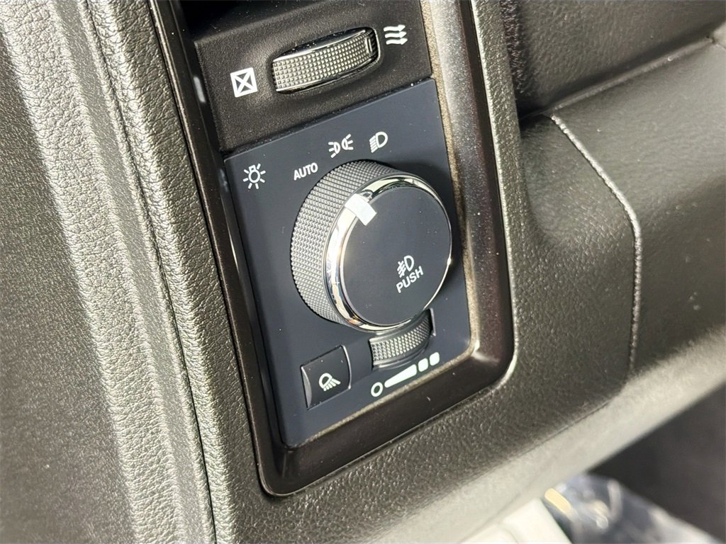 Used 2023 RAM 1500 Classic Warlock image 10