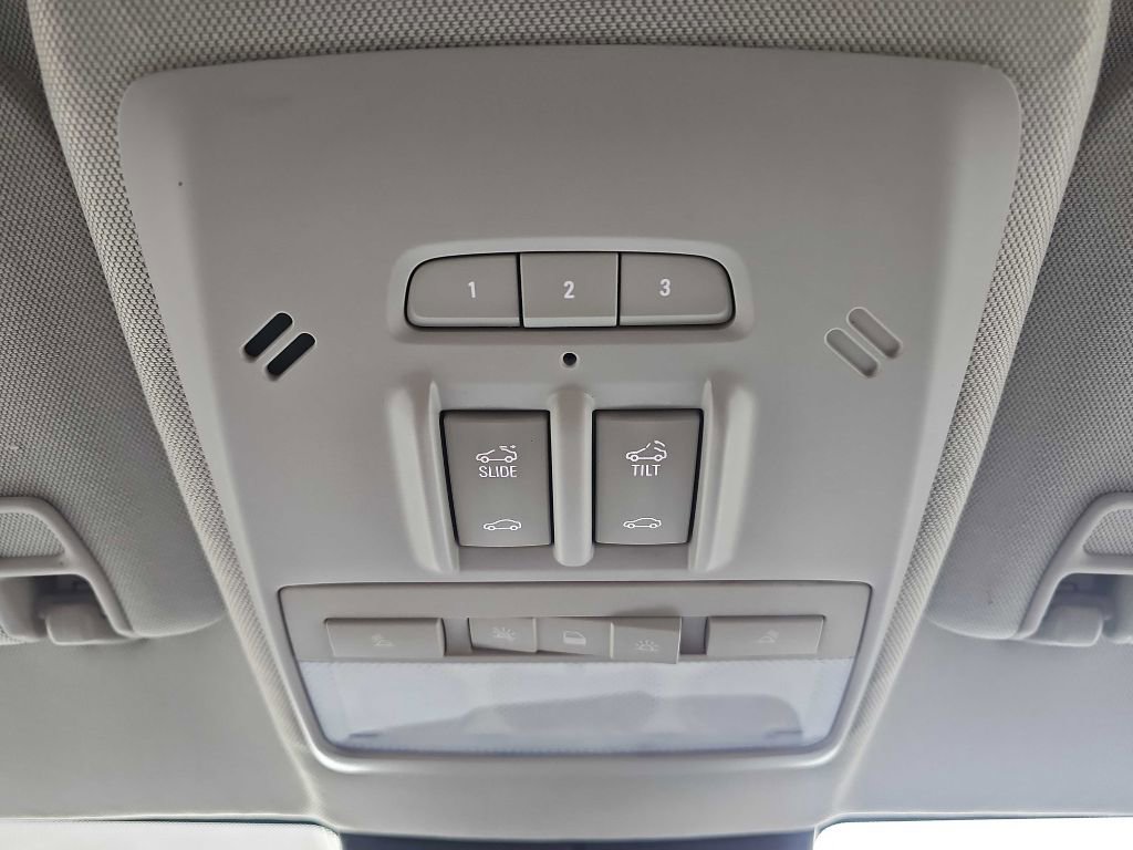 Used 2018 Buick Encore Essence image 40