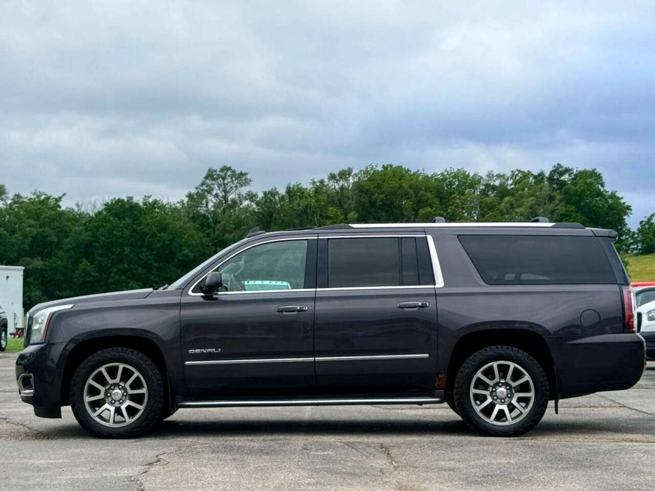 Used 2015 GMC Yukon XL Denali w/ Open Road Package AWD/4WD image 4
