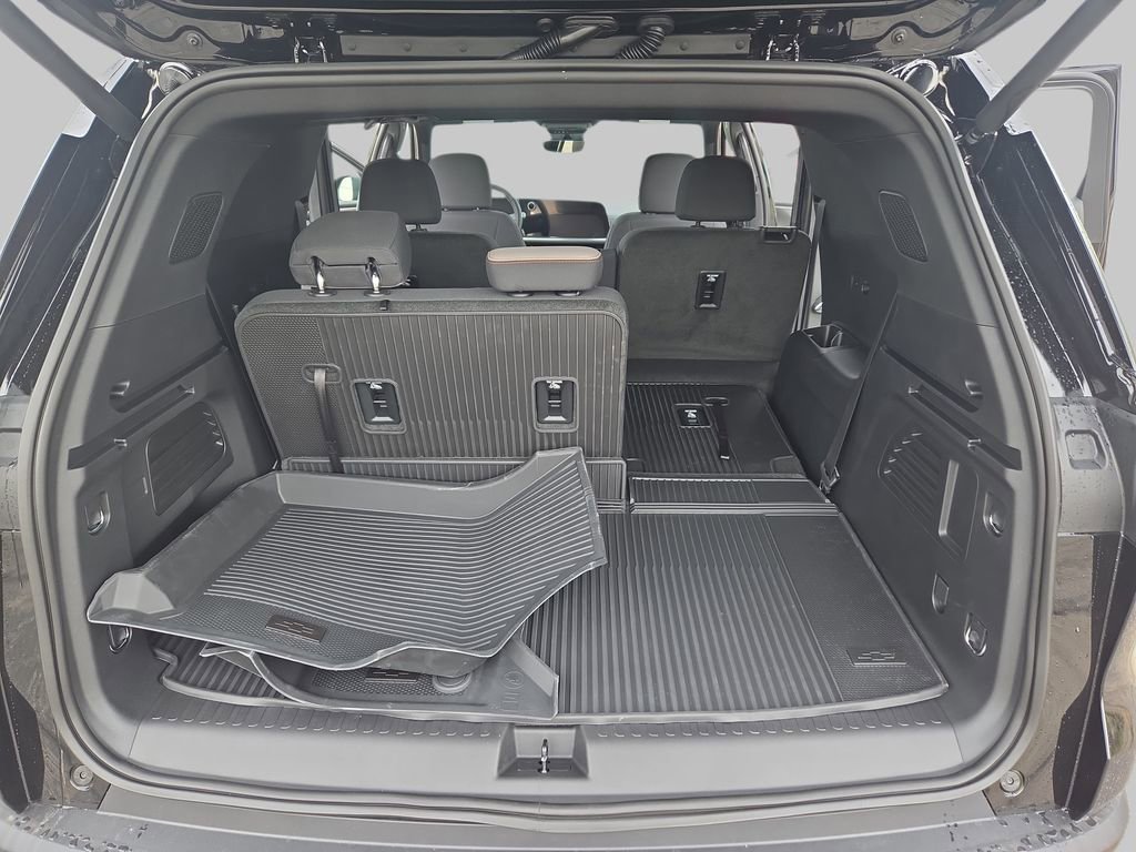 New 2026 Chevrolet Traverse LT w/ Midnight/Sport Edition AWD/4WD image 15