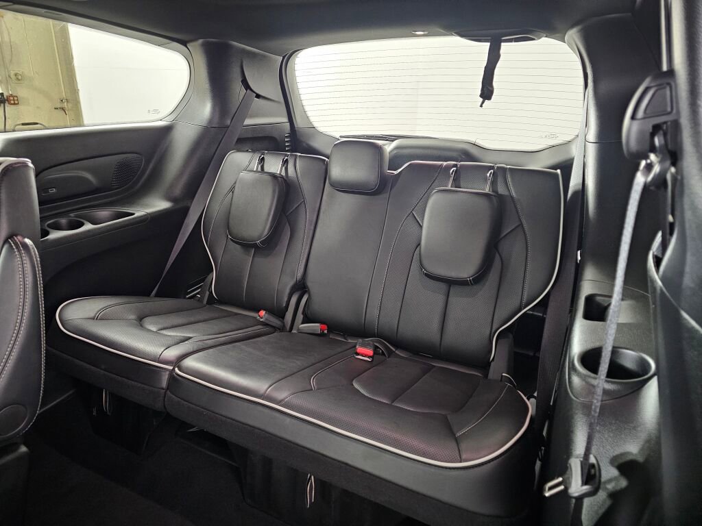 Used 2026 Chrysler Pacifica Limited w/ S Appearance Package image 35