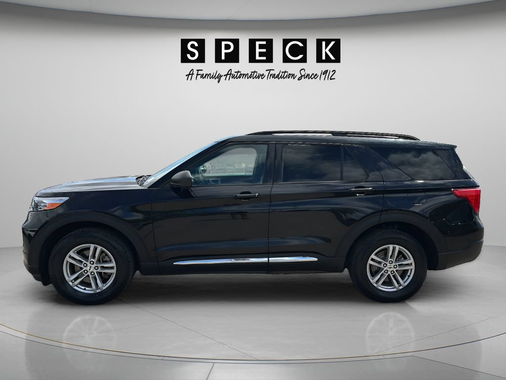 Used 2024 Ford Explorer XLT w/ Equipment Group 202A AWD/4WD image 2
