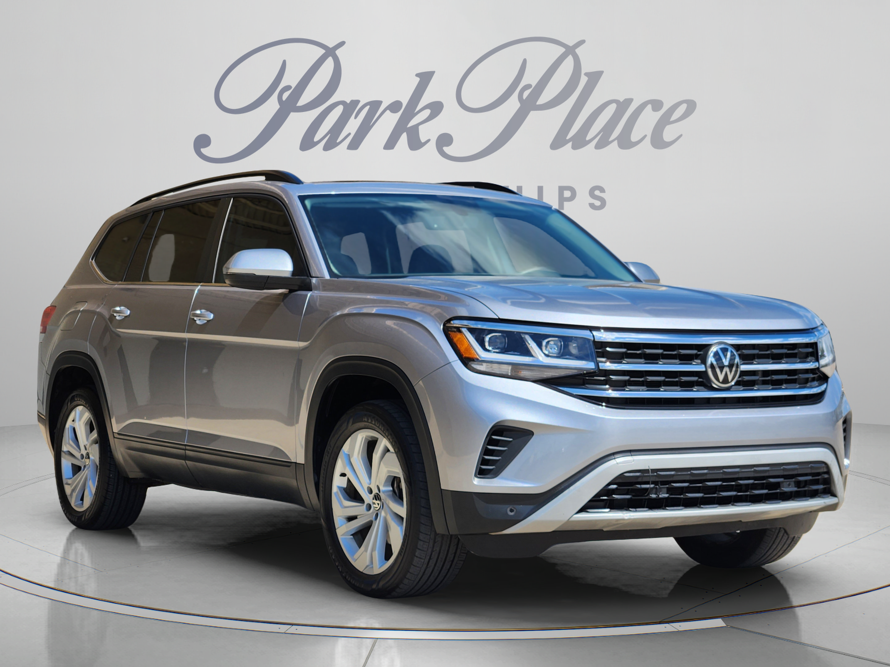 Used 2022 Volkswagen Atlas SE w/ Panoramic Sunroof Package FWD image 8