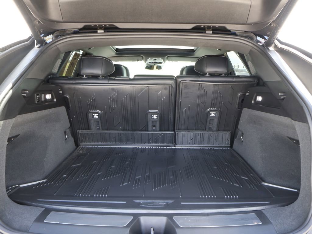 Used 2024 Cadillac Lyriq Luxury image 15