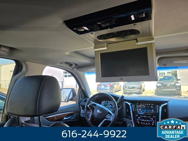 Used 2016 Cadillac Escalade Luxury AWD/4WD image 7