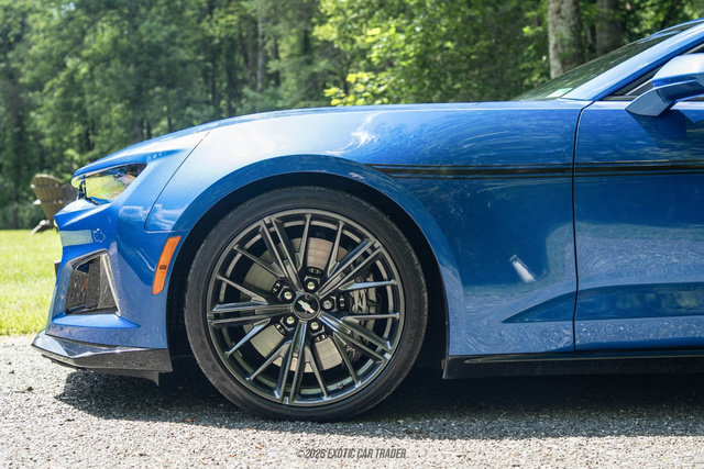 Used 2017 Chevrolet Camaro ZL1 w/ LPO, ZL1 Protection Package RWD image 4