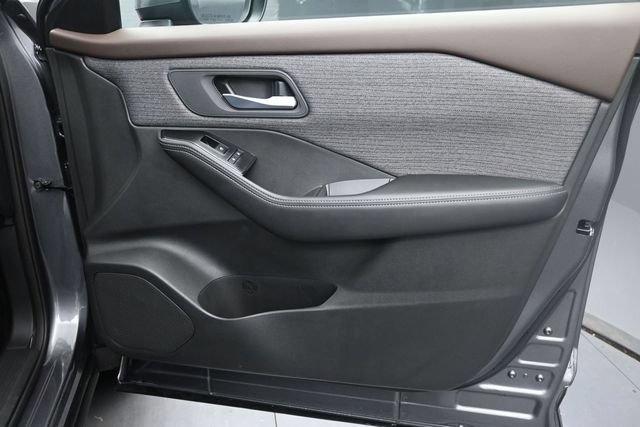 Used 2023 Nissan Rogue SV AWD/4WD image 31