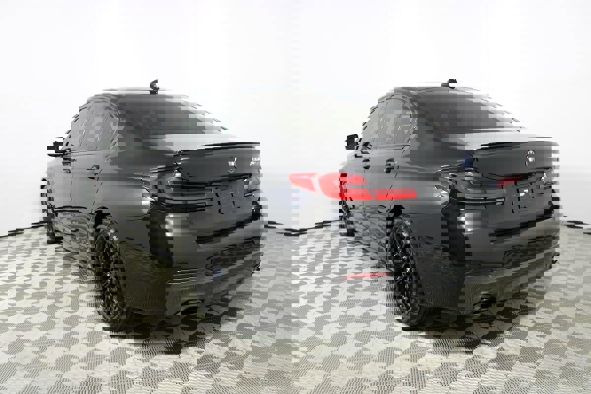 Used 2023 BMW 530e 530e w/ M Sport Package image 37