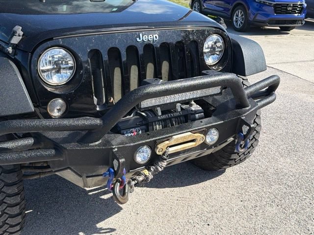 Used 2015 Jeep Wrangler Unlimited Rubicon w/ Dual Top Group AWD/4WD image 9