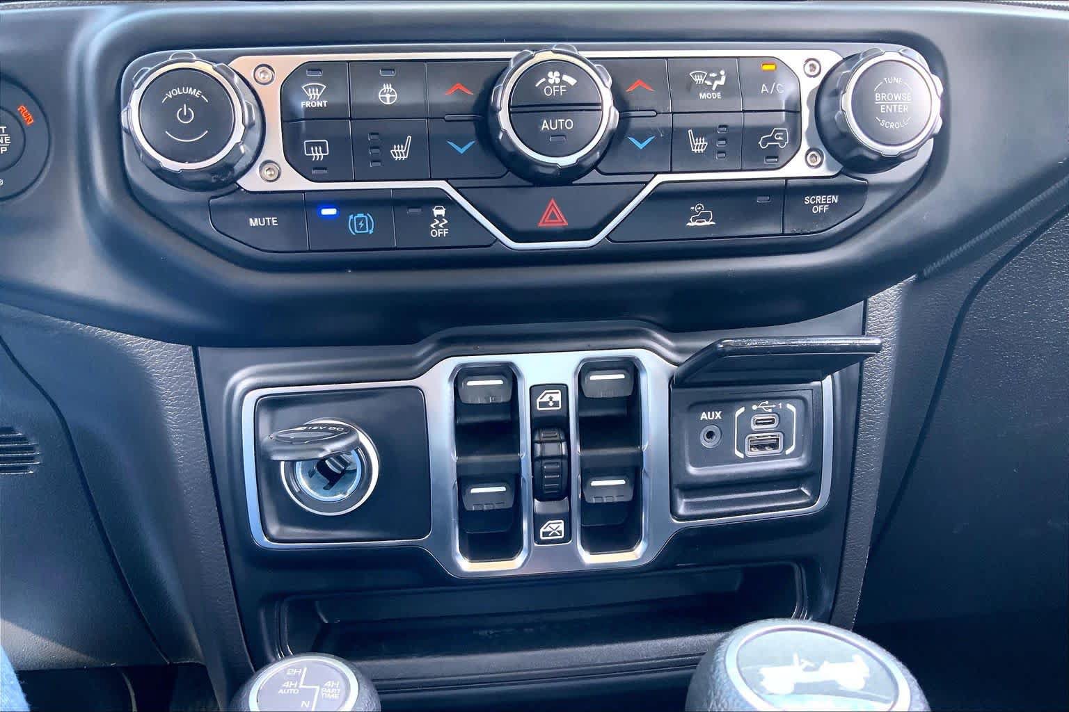 Used 2023 Jeep Wrangler Unlimited w/ Cold Weather Group AWD/4WD image 32