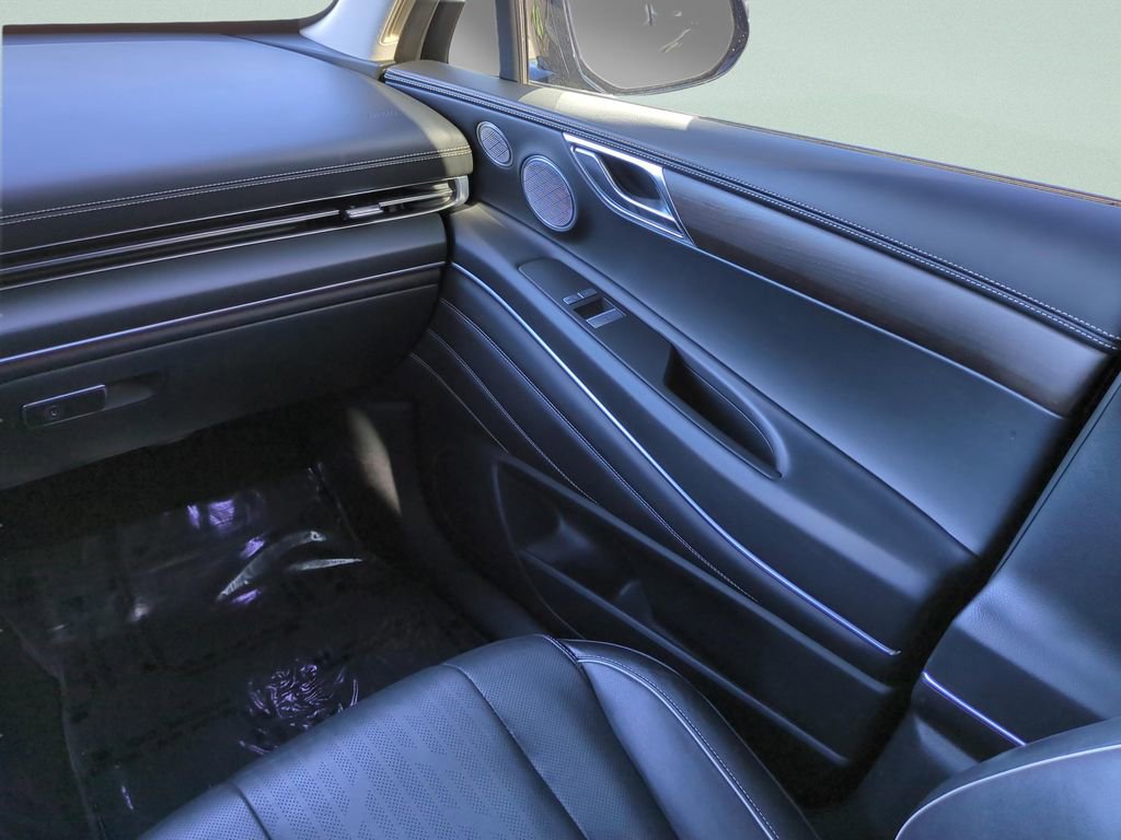 Used 2023 Genesis GV80 2.5T w/ Prestige Package image 16