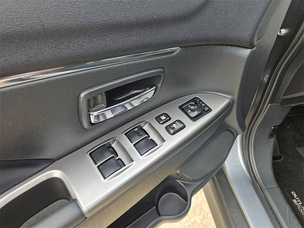 Used 2025 Mitsubishi Outlander Sport SE image 14