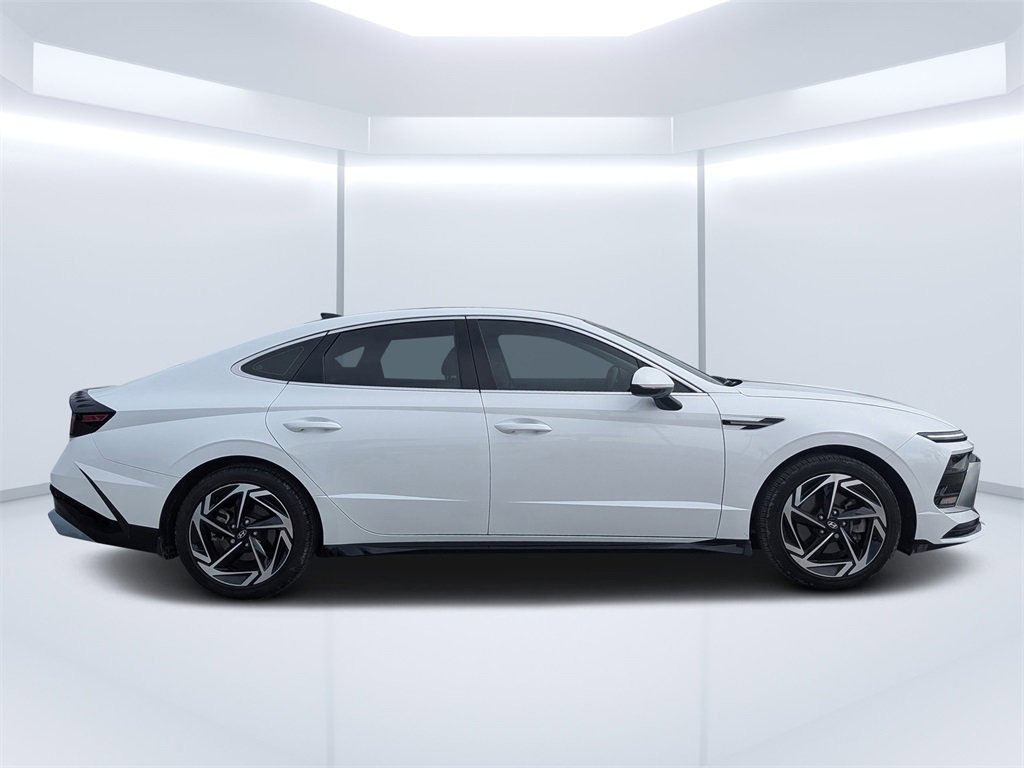 Used 2024 Hyundai Sonata SEL w/ Convenience Package image 2