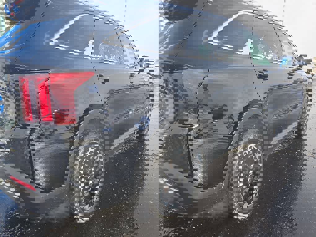 Used 2024 Kia Sorento S image 7