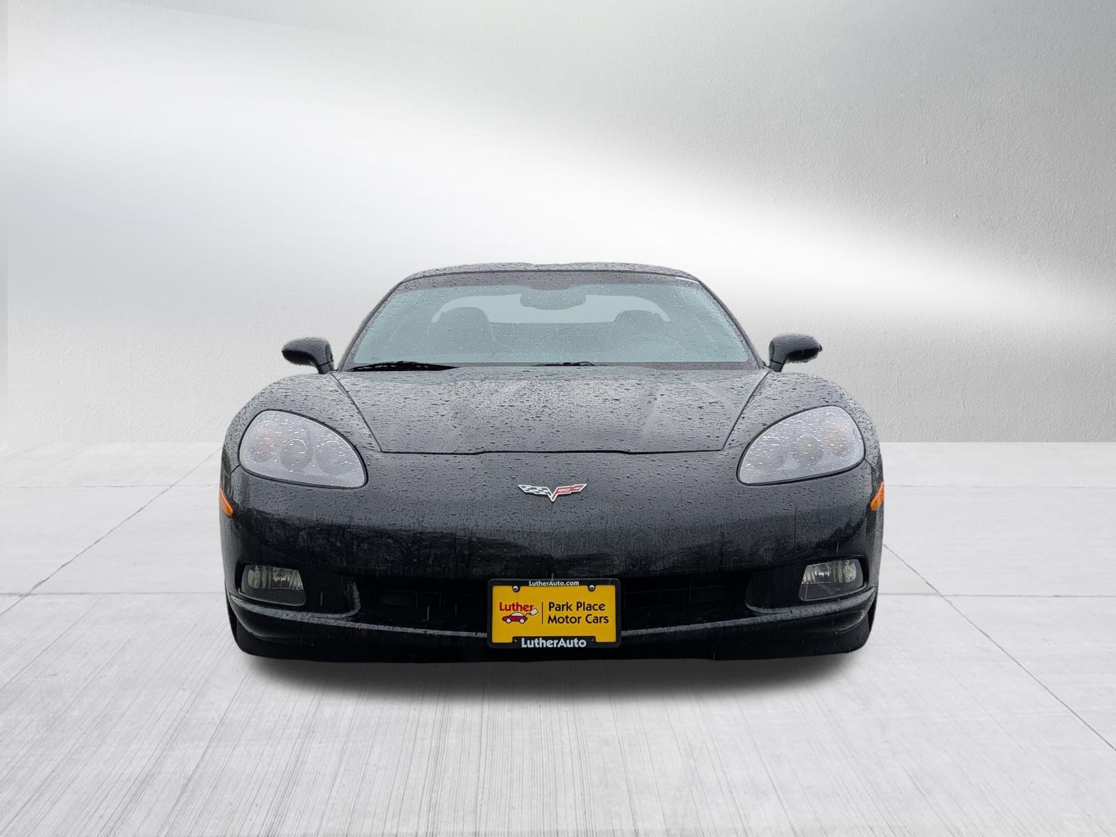 Used 2013 Chevrolet Corvette Coupe RWD image 2