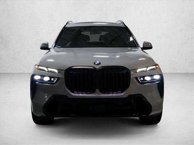 Used 2023 BMW X7 xDrive40i w/ M Sport Package AWD/4WD image 3
