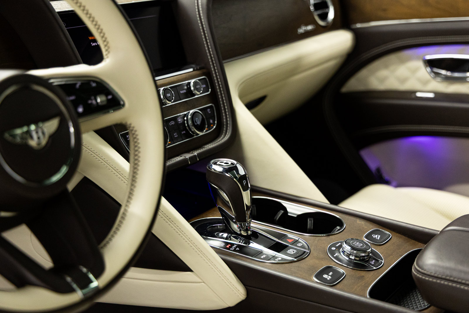Used 2023 Bentley Bentayga AWD/4WD image 30