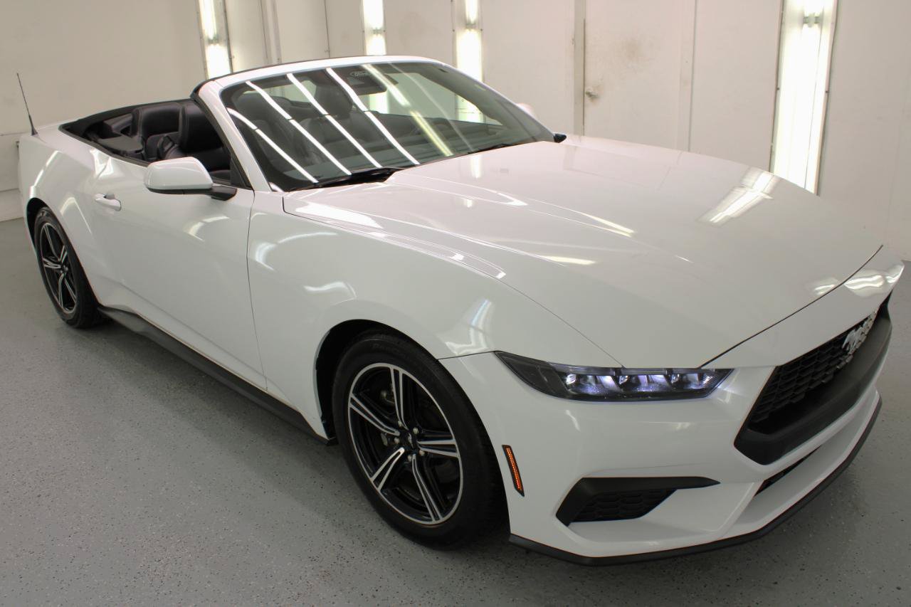 Used 2025 Ford Mustang Premium RWD image 11