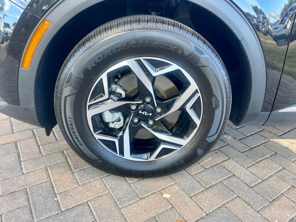 Used 2025 Kia Sportage LX image 10