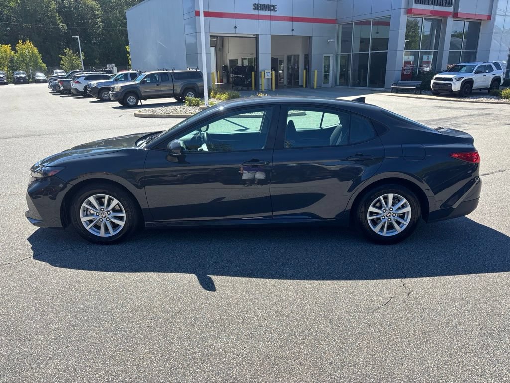 Used 2025 Toyota Camry LE FWD image 4