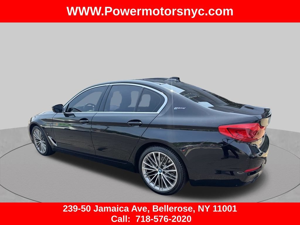 Used 2019 BMW 530e w/ Convenience Package RWD image 3