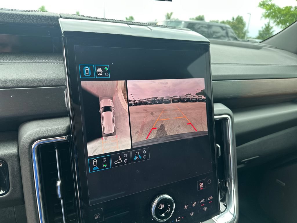 New 2026 GMC Yukon Denali w/ Sun & Power Step Package AWD/4WD image 31