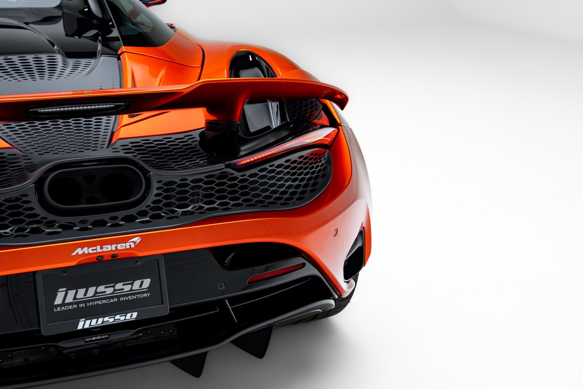 Used 2024 McLaren 750S Spider RWD image 47