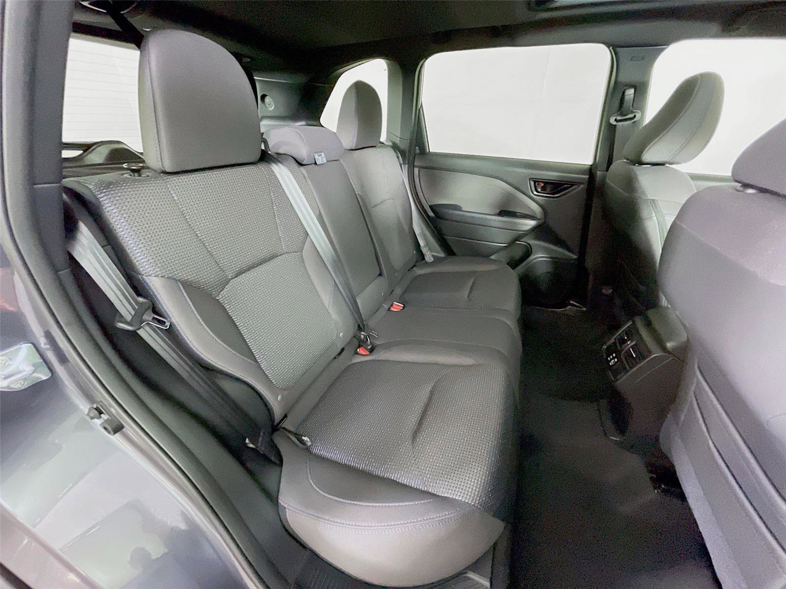 Certified 2025 Subaru Forester Premium AWD/4WD image 31