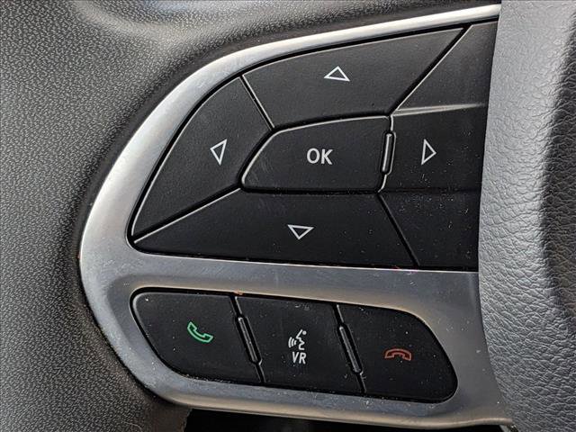 Used 2022 Chrysler Pacifica Touring-L image 16