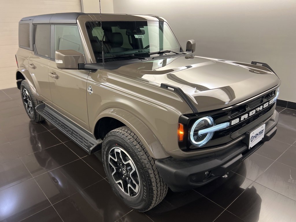 New 2025 Ford Bronco Outer Banks image 1
