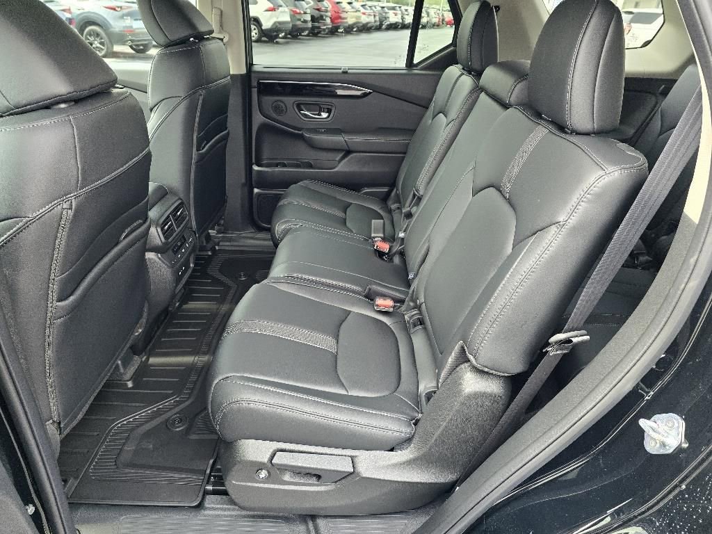New 2025 Honda Pilot EX-L image 12
