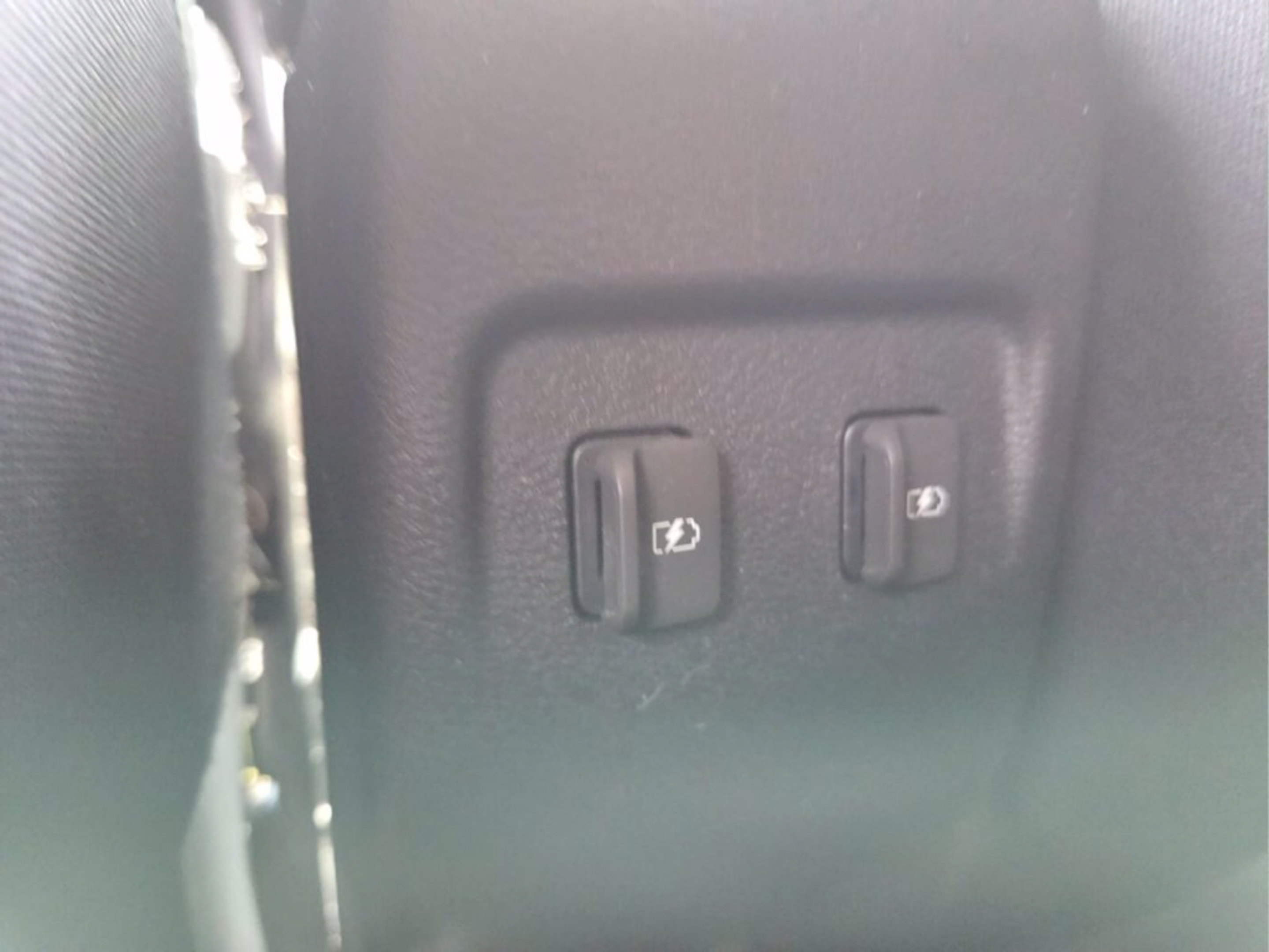Used 2024 Nissan Kicks SV FWD image 13