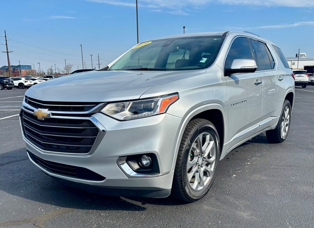 Used 2019 Chevrolet Traverse Premier w/ Driver Confidence II Package FWD image 3