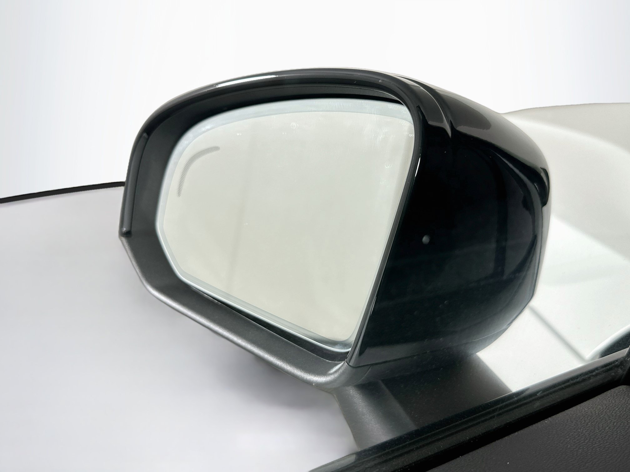 Used 2024 Volvo XC40 Recharge Plus w/ Protection Package Premier RWD image 16