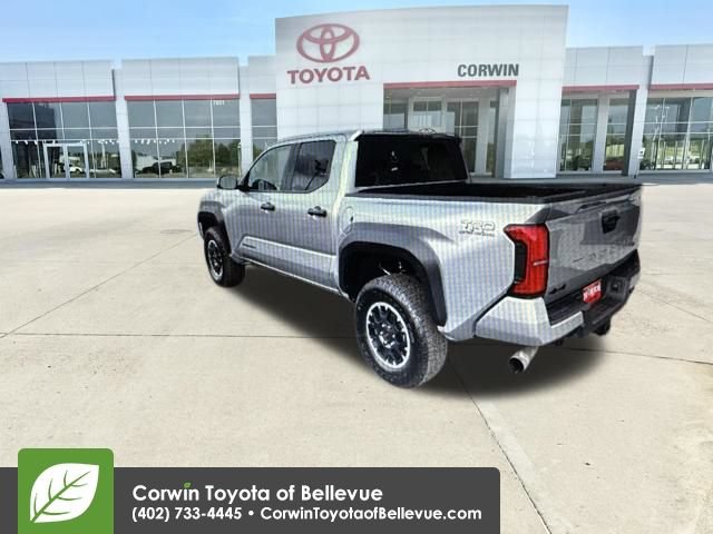 Used 2025 Toyota Tacoma TRD Off-Road AWD/4WD image 9