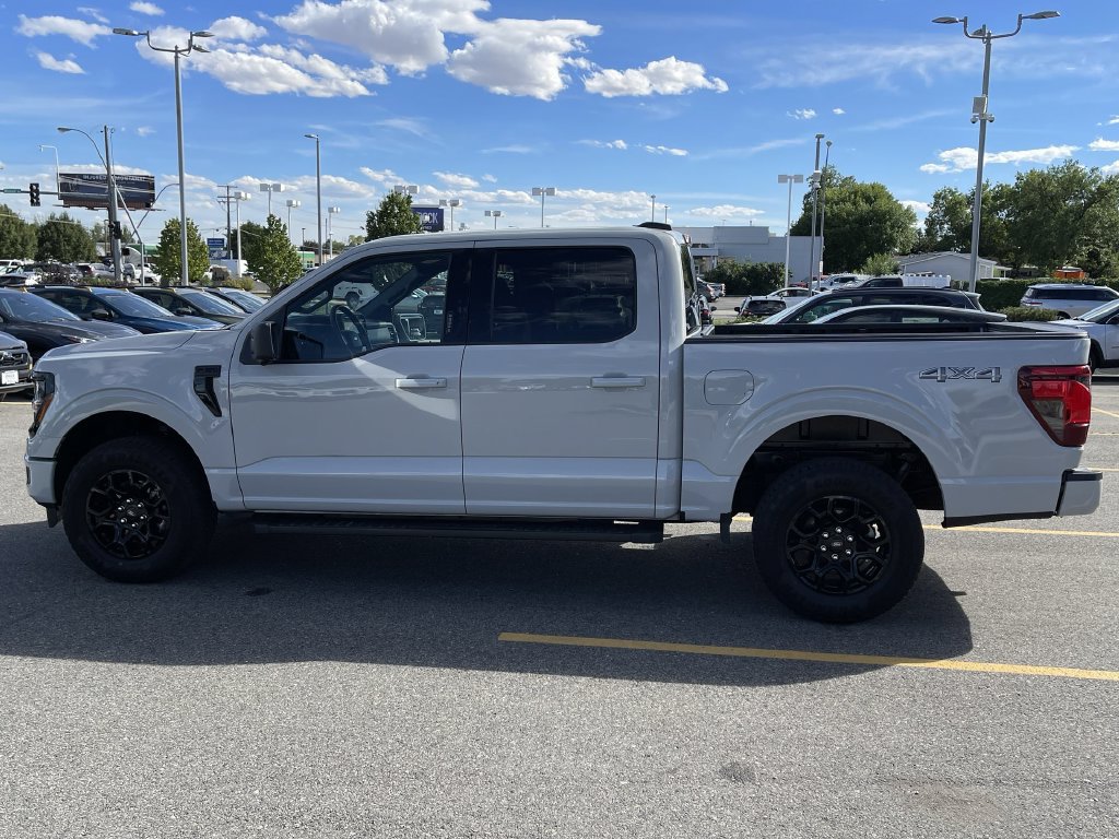 Used 2024 Ford F150 XLT w/ XLT Black Appearance Package AWD/4WD image 4