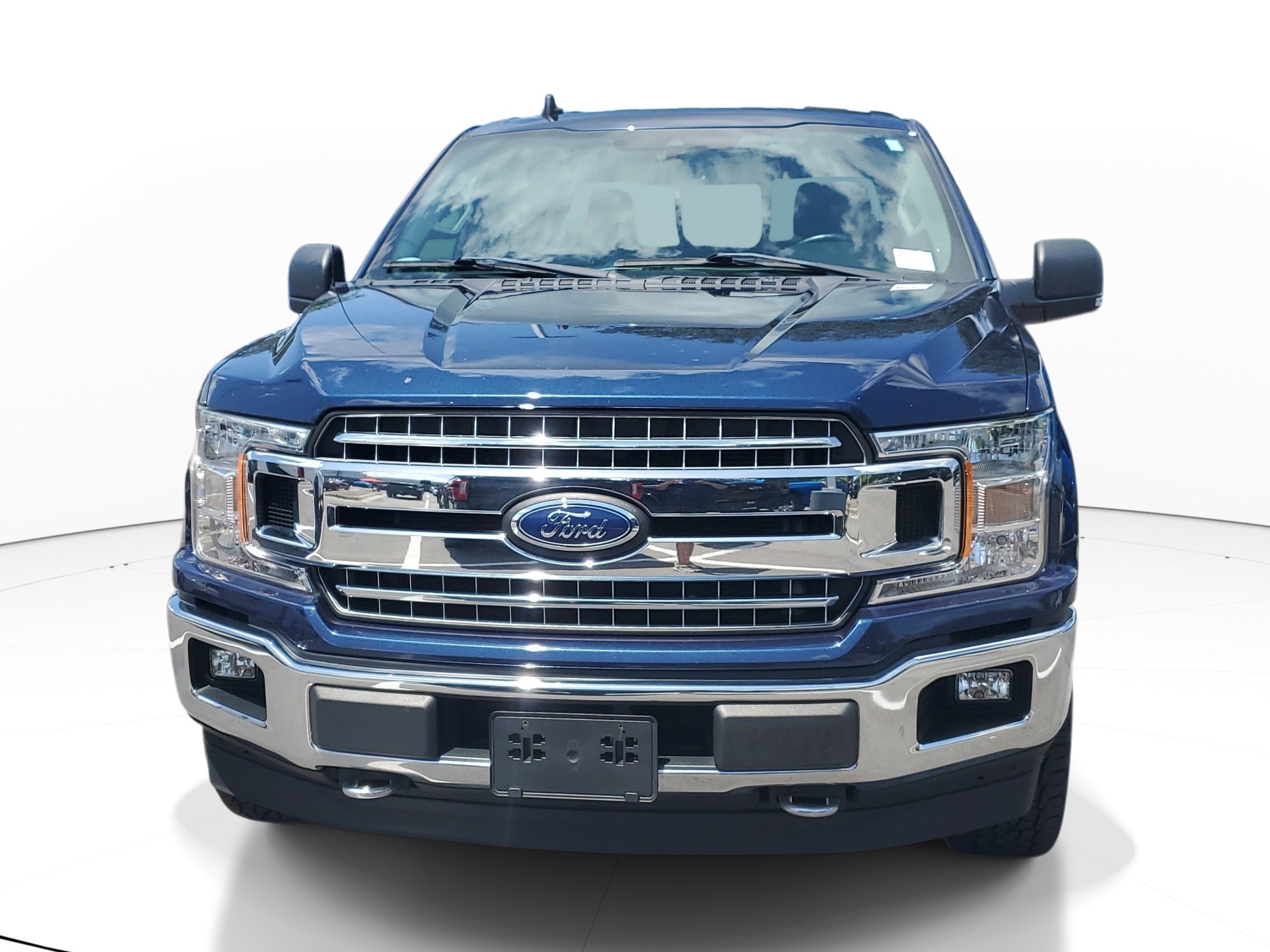 Used 2020 Ford F150 XLT w/ Equipment Group 302A Luxury AWD/4WD image 3
