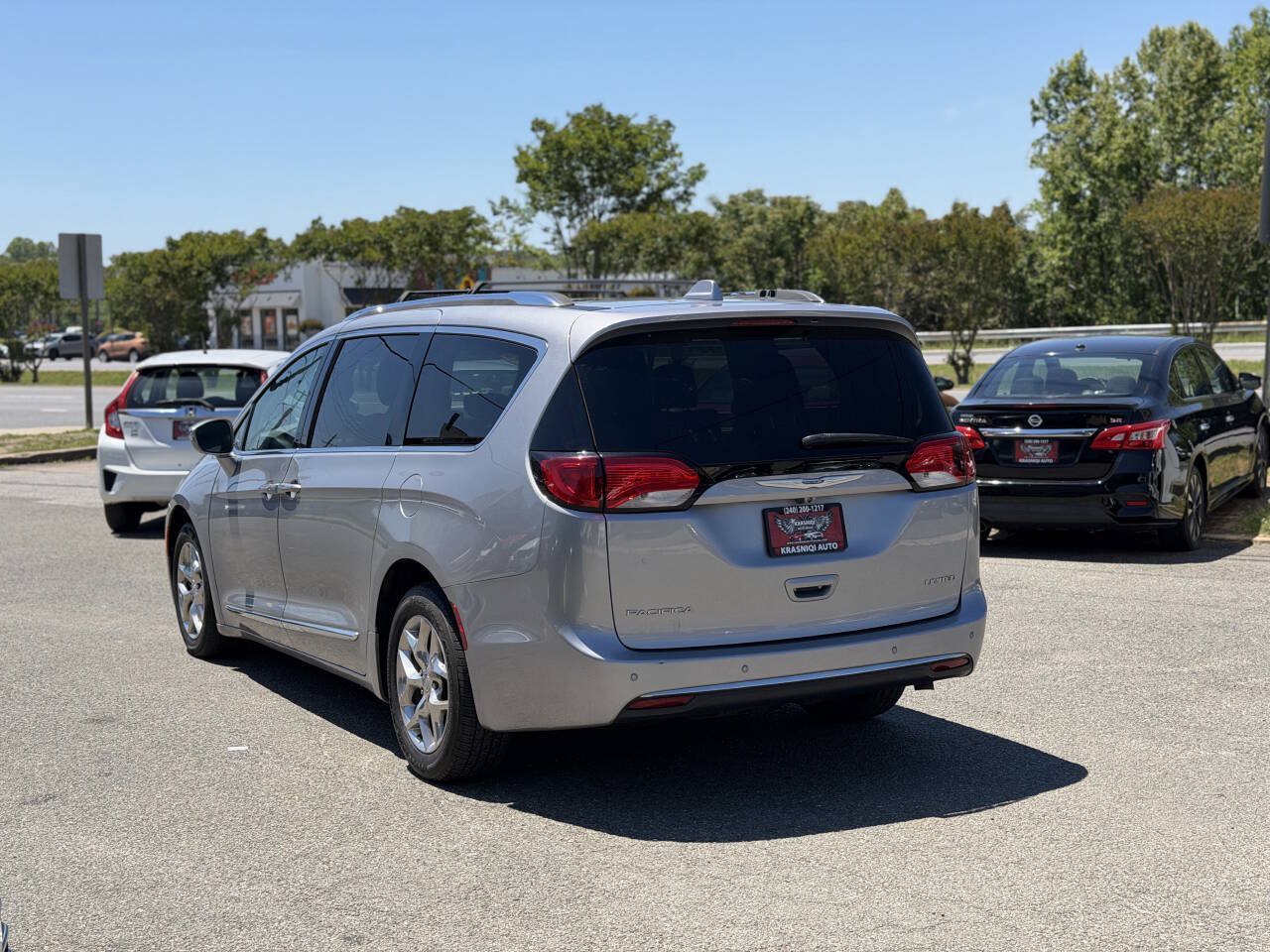 Used 2018 Chrysler Pacifica Limited FWD image 6
