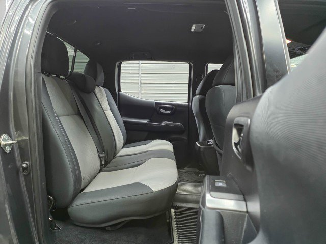 Used 2020 Toyota Tacoma TRD Off-Road AWD/4WD image 19