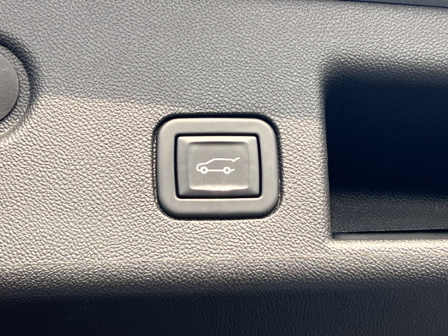 Used 2023 Chevrolet Equinox LT w/ Driver Convenience Package AWD/4WD image 37