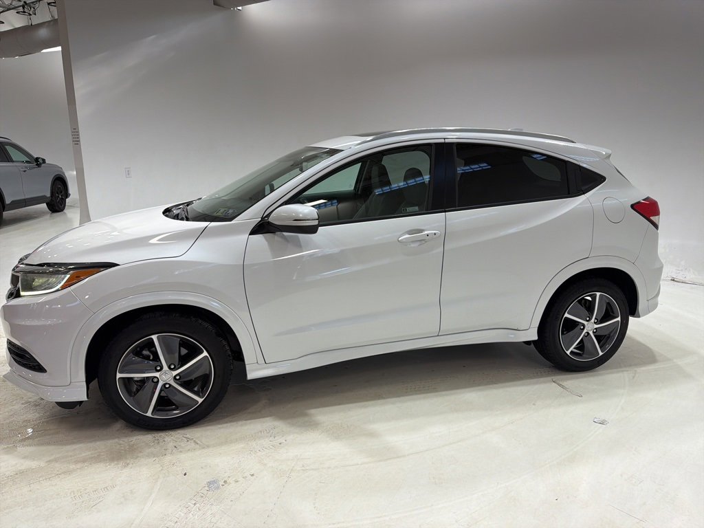 Used 2019 Honda HR-V Touring image 3