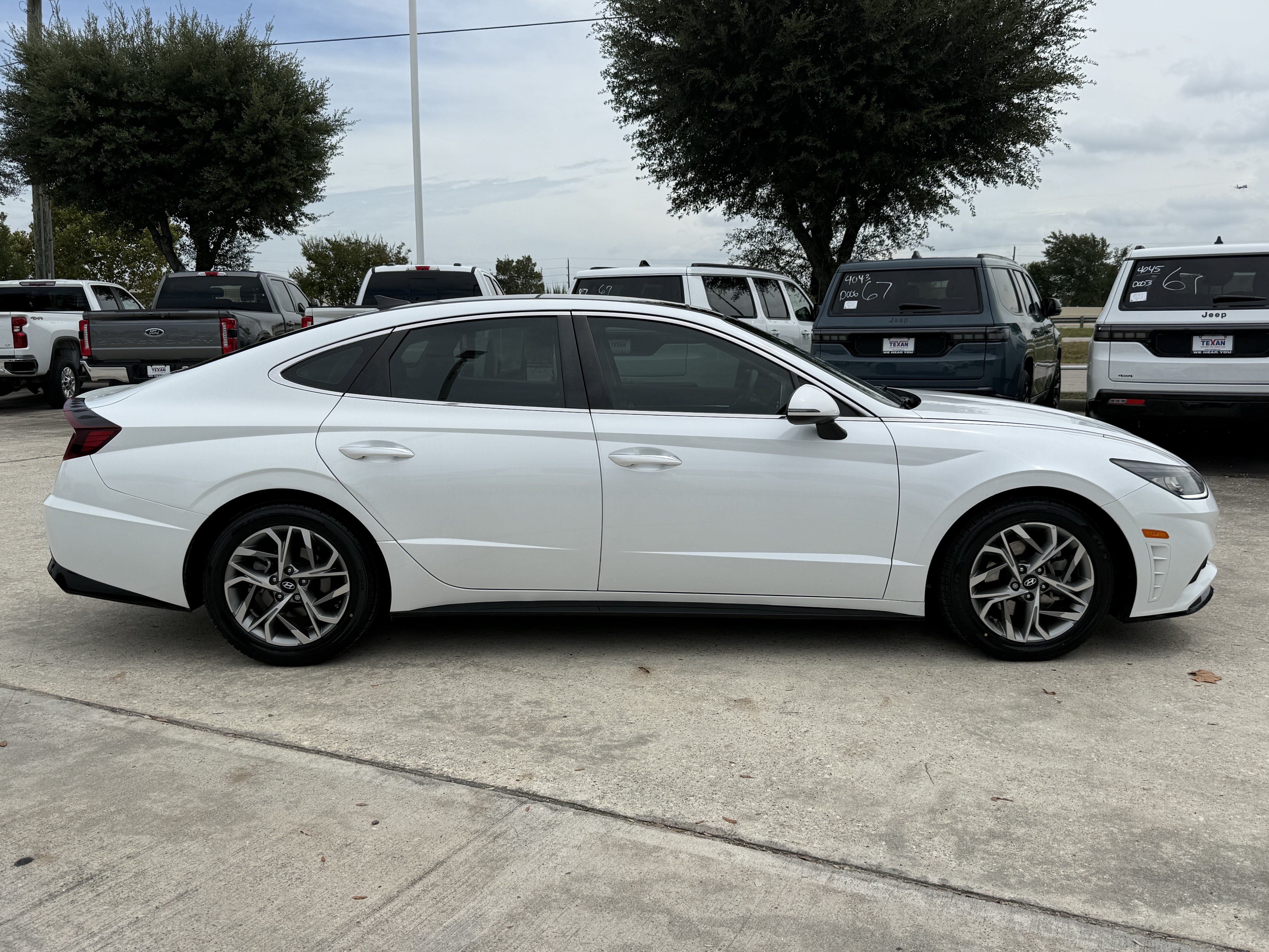 Used 2020 Hyundai Sonata SEL w/ Convenience + Sunroof Package FWD image 3