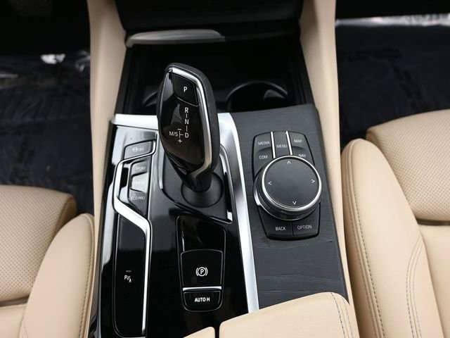 Used 2023 BMW 530i w/ Convenience Package image 15