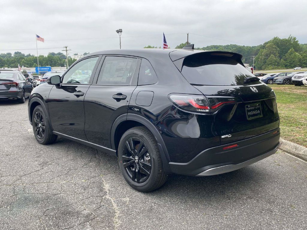 New 2026 Honda HR-V Sport image 3