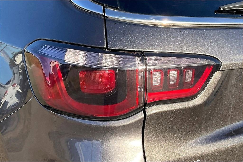 Used 2020 Jeep Compass Latitude image 29