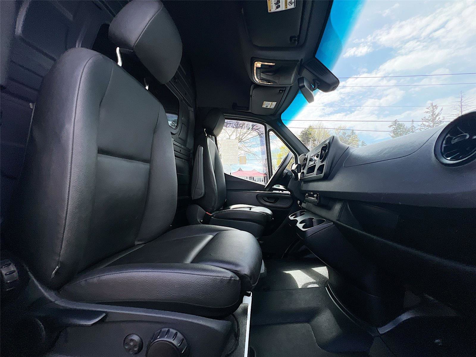 Used 2023 Mercedes-Benz Sprinter 2500 image 20
