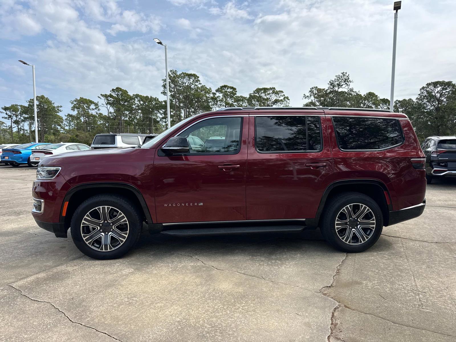 Certified 2024 Jeep Wagoneer Series II w/ Flexible Seating Group RWD image 6