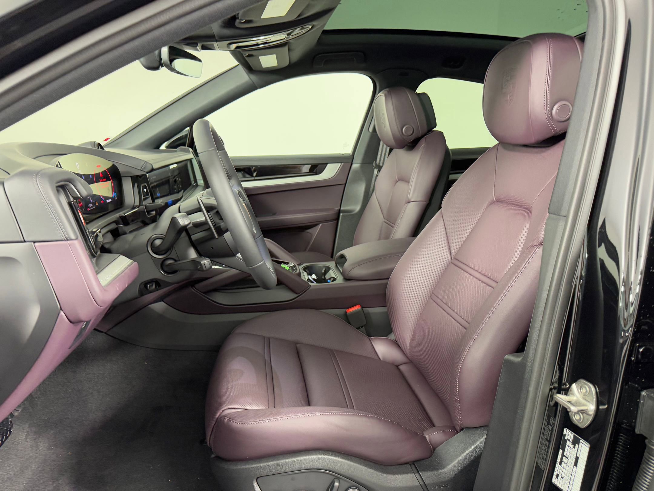 Certified 2026 Porsche Cayenne Coupe AWD/4WD image 5